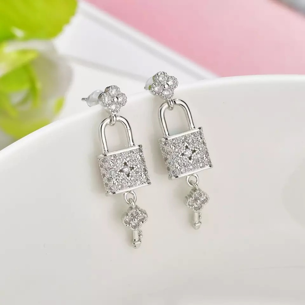 Blossom Lock & Key Earrings - Picture 5 of 10